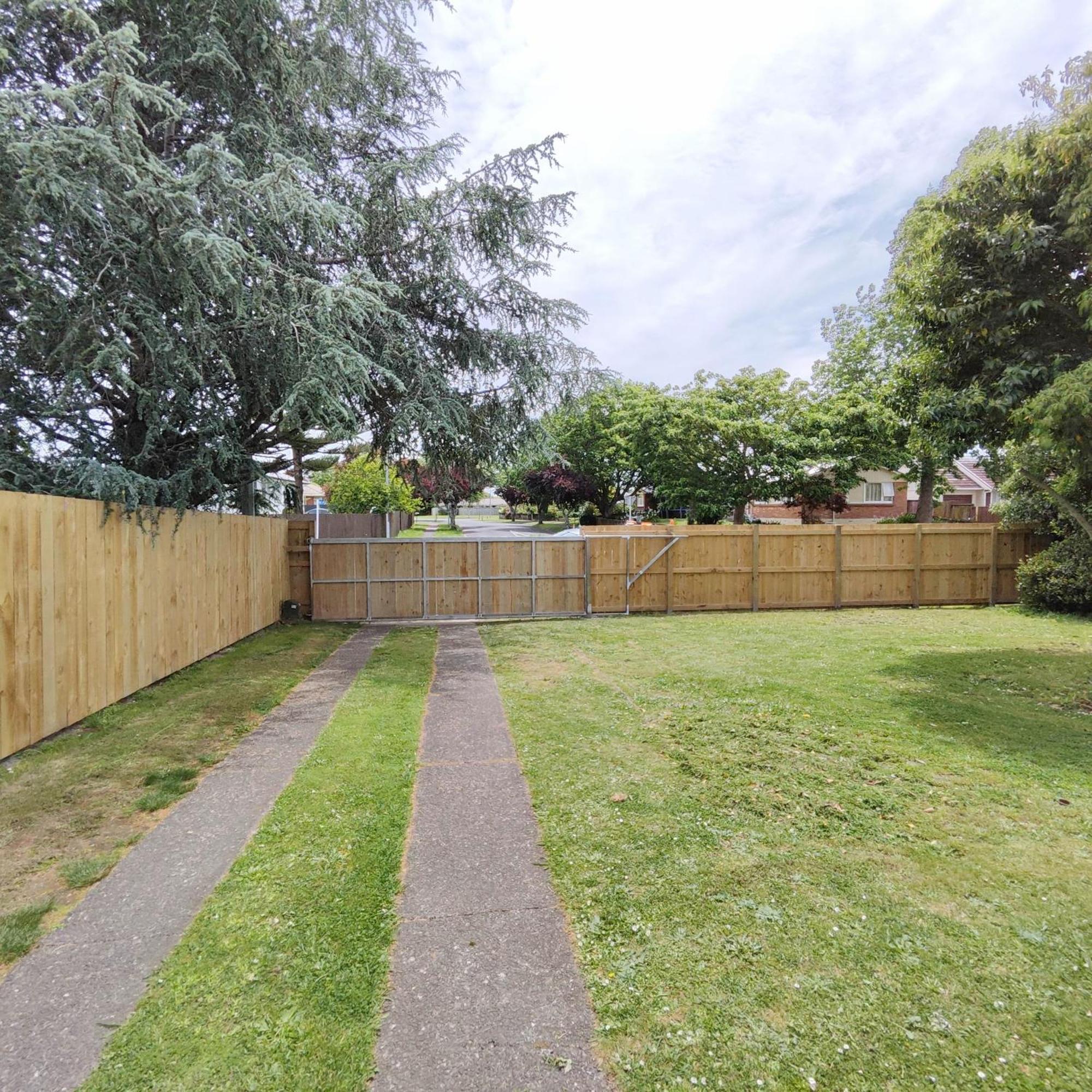 3-Bedroom House-Big Yard- Netflix ハミルトン エクステリア 写真