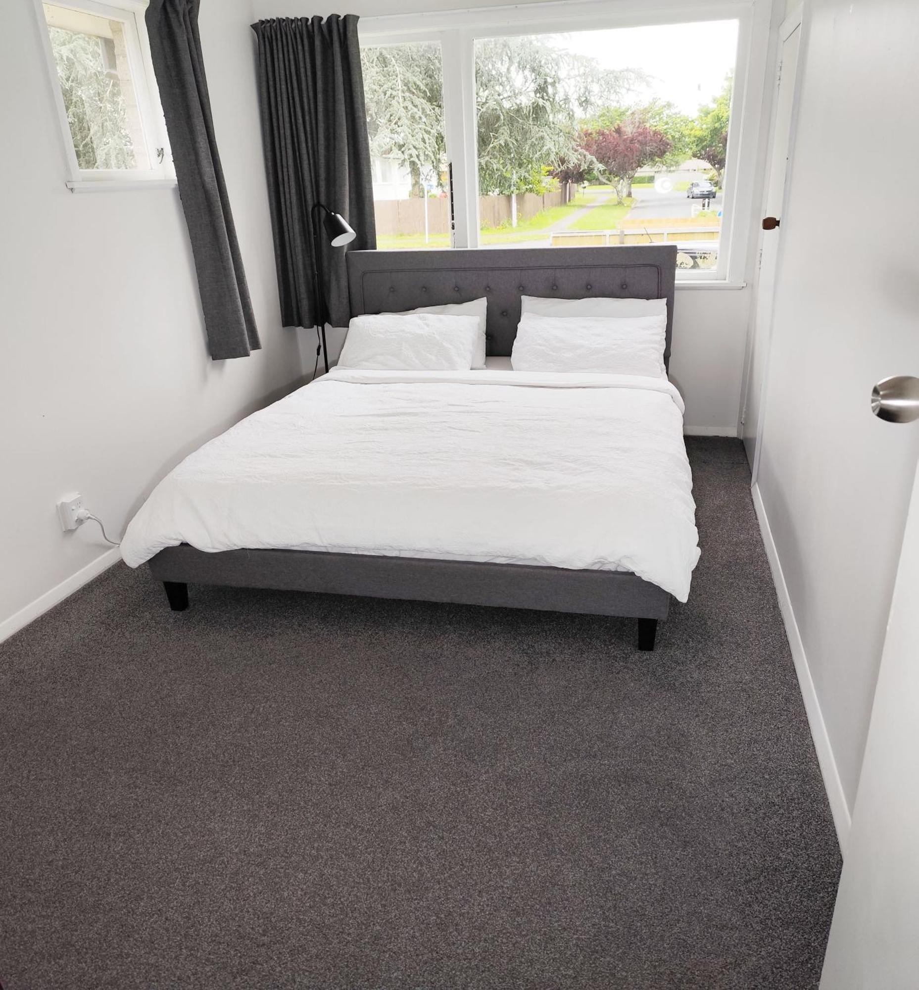 3-Bedroom House-Big Yard- Netflix ハミルトン エクステリア 写真